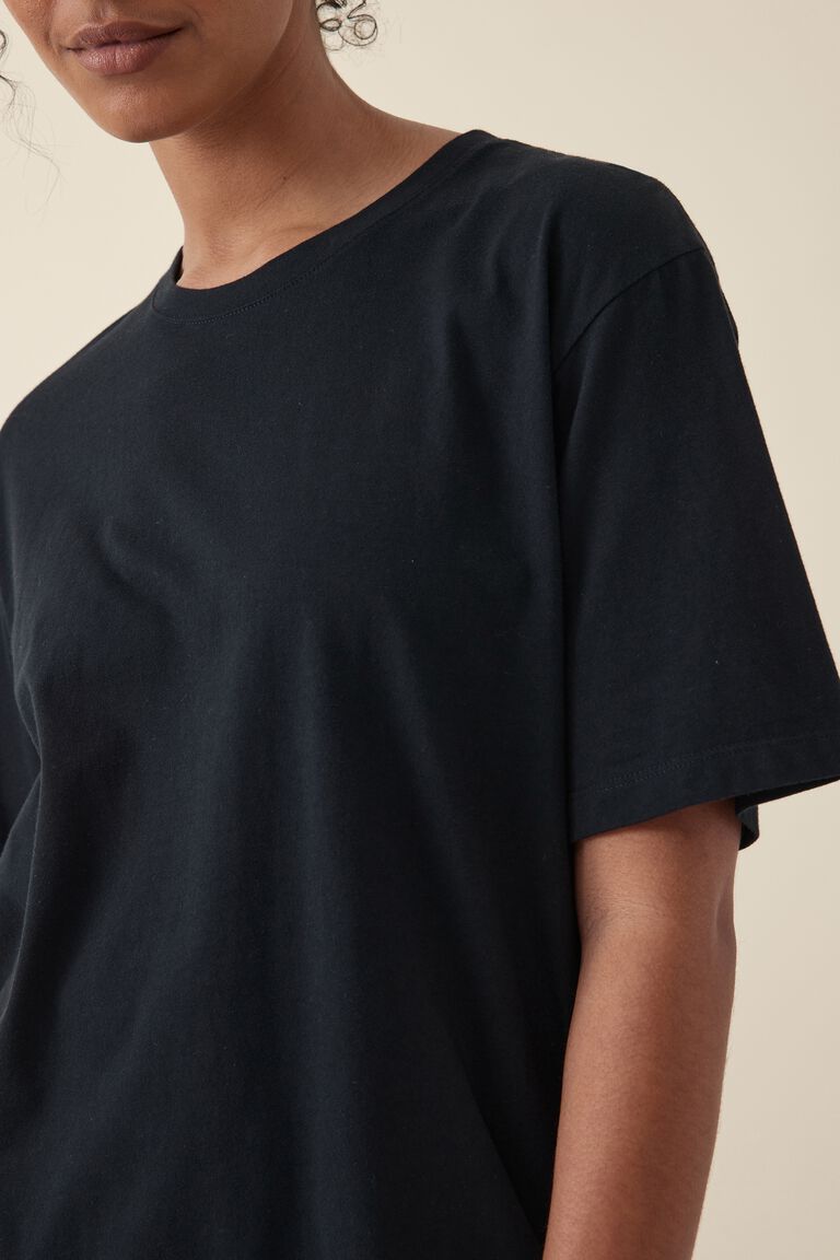 Longline Step Hem Tee - Black - Sare StoreCeres LifeT-shirt