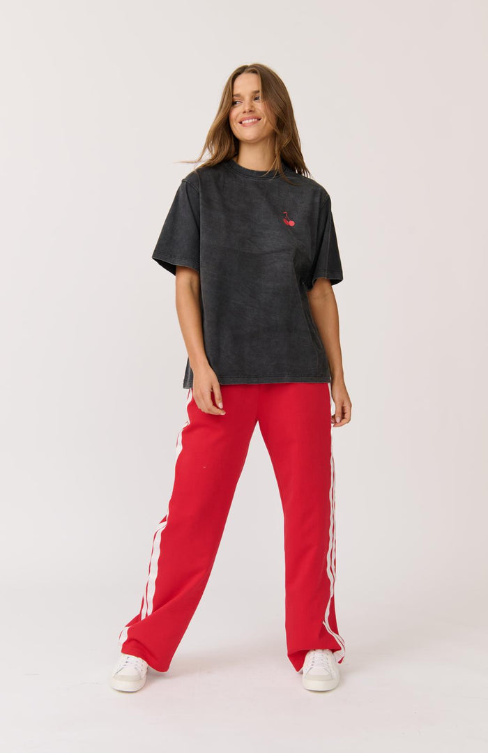 Sophie Tee - Washed Black/Cherry - Sare StoreCartel & WillowTee